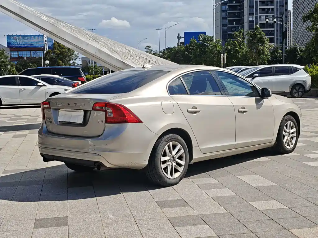 Volvo S60 2018 — фото 4