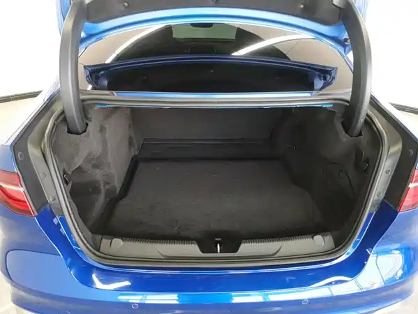 Jaguar XEL 2021