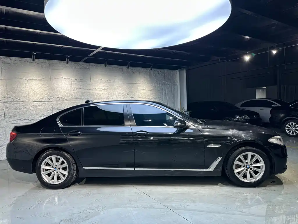BMW 5 Series 2015 — фото 4