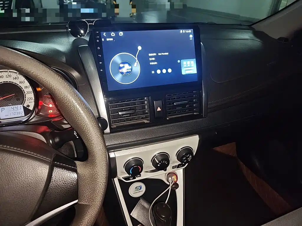 Toyota Yaris L 2016 — фото 9