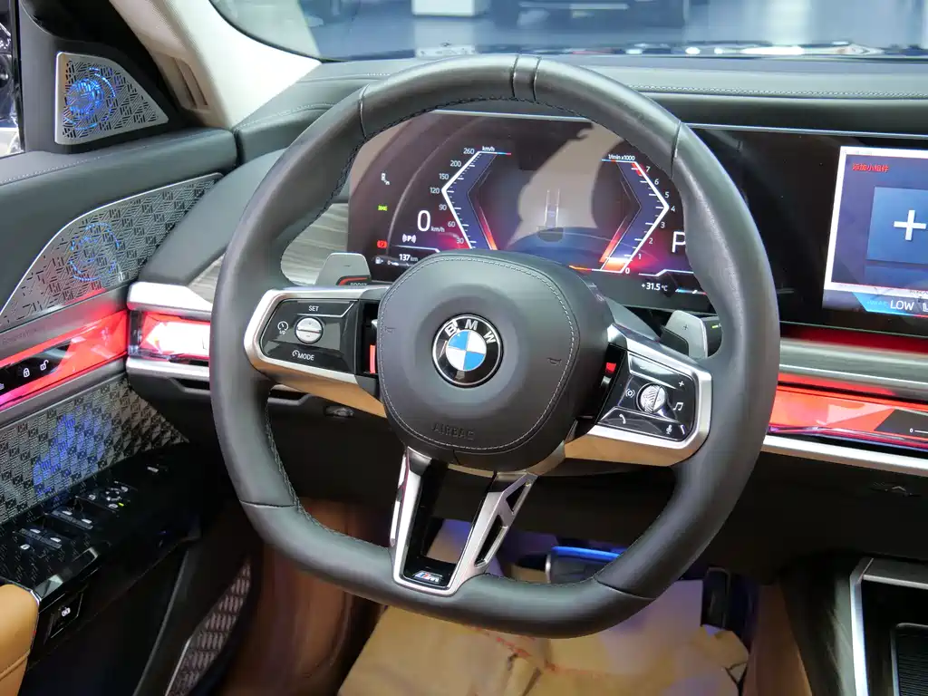 BMW 7 Series 2023 — фото 19