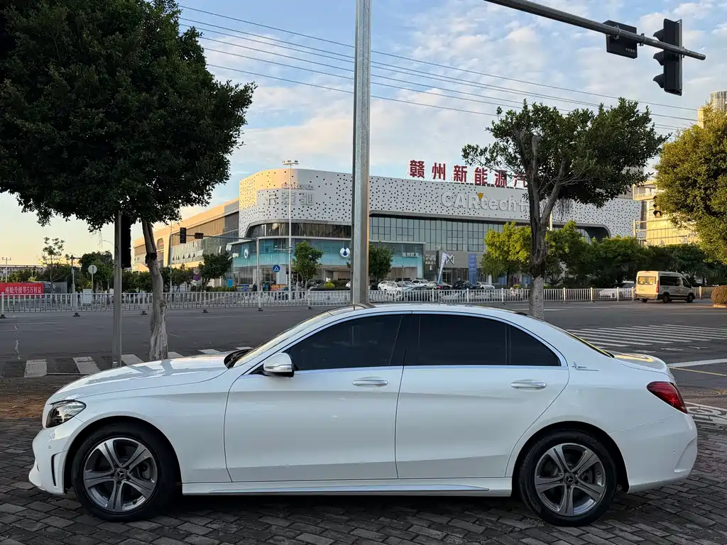 Mercedes-Benz C-Class 2020 — фото 14