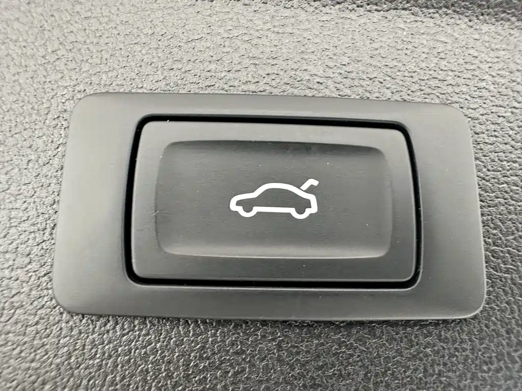 Audi A3 2023 — фото 16