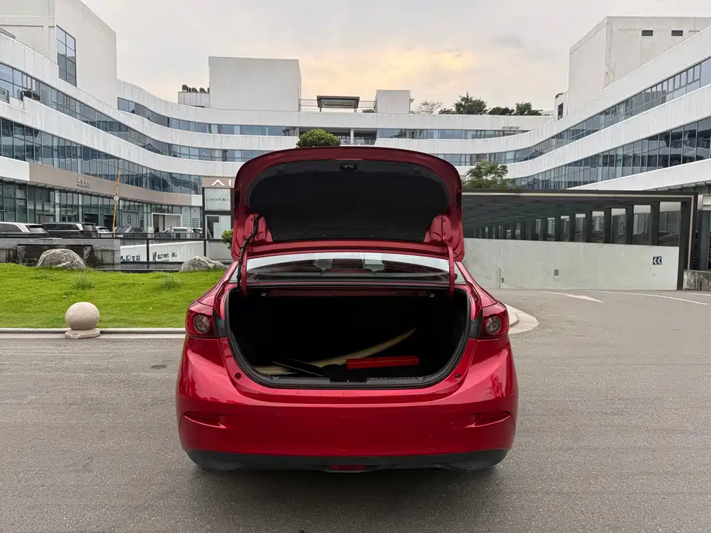 Mazda 3 Axela 2016 — фото 13