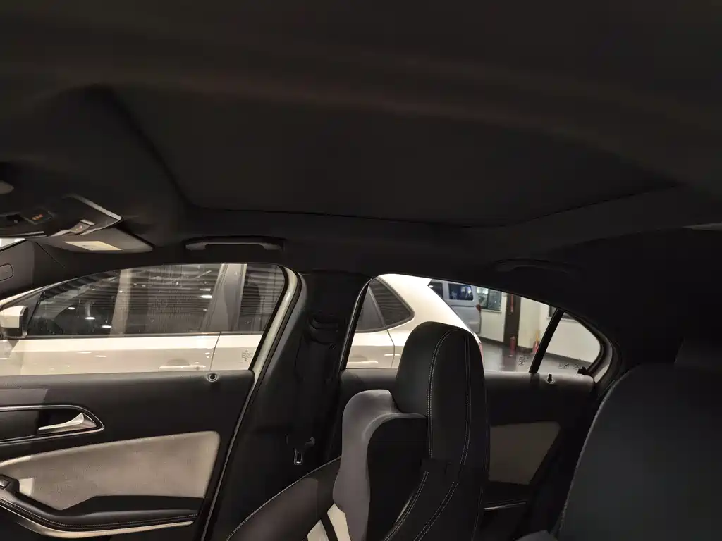 Mercedes-Benz A-Class 2015 — фото 11