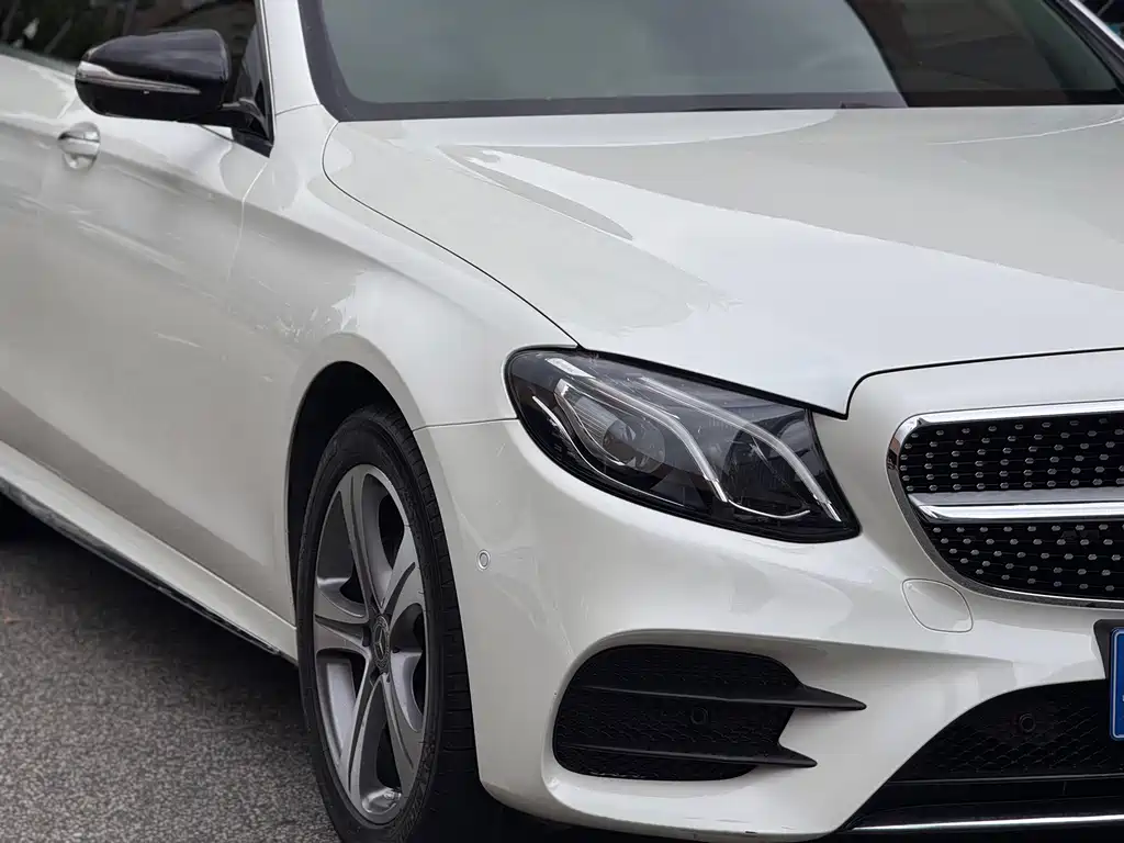 Mercedes-Benz E-Class 2019 — фото 21