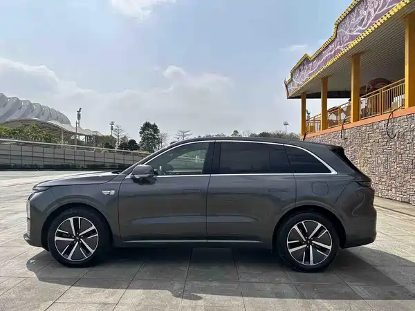 Li Auto L6 2024