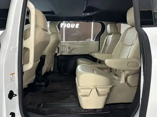 Toyota Sienna 2021