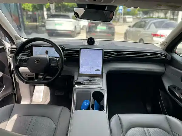 NIO ES6 2020