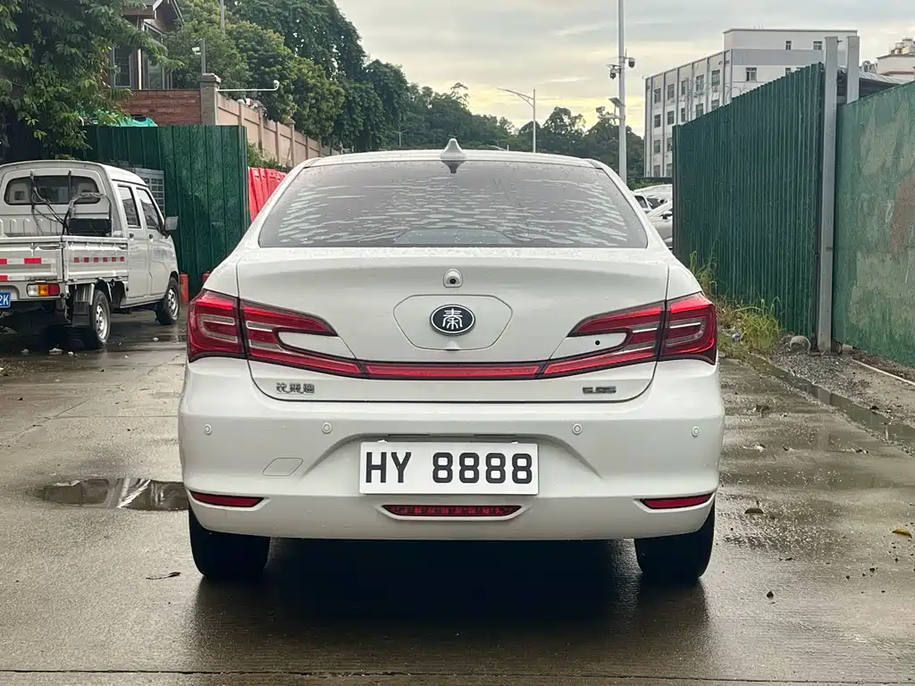 BYD Qin NEV 2018 — фото 12