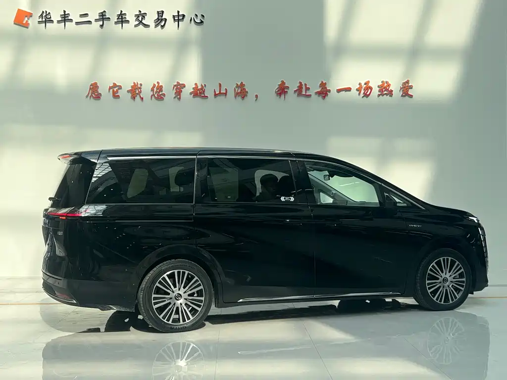 GAC Motor E8 PHEV 2024 — фото 6