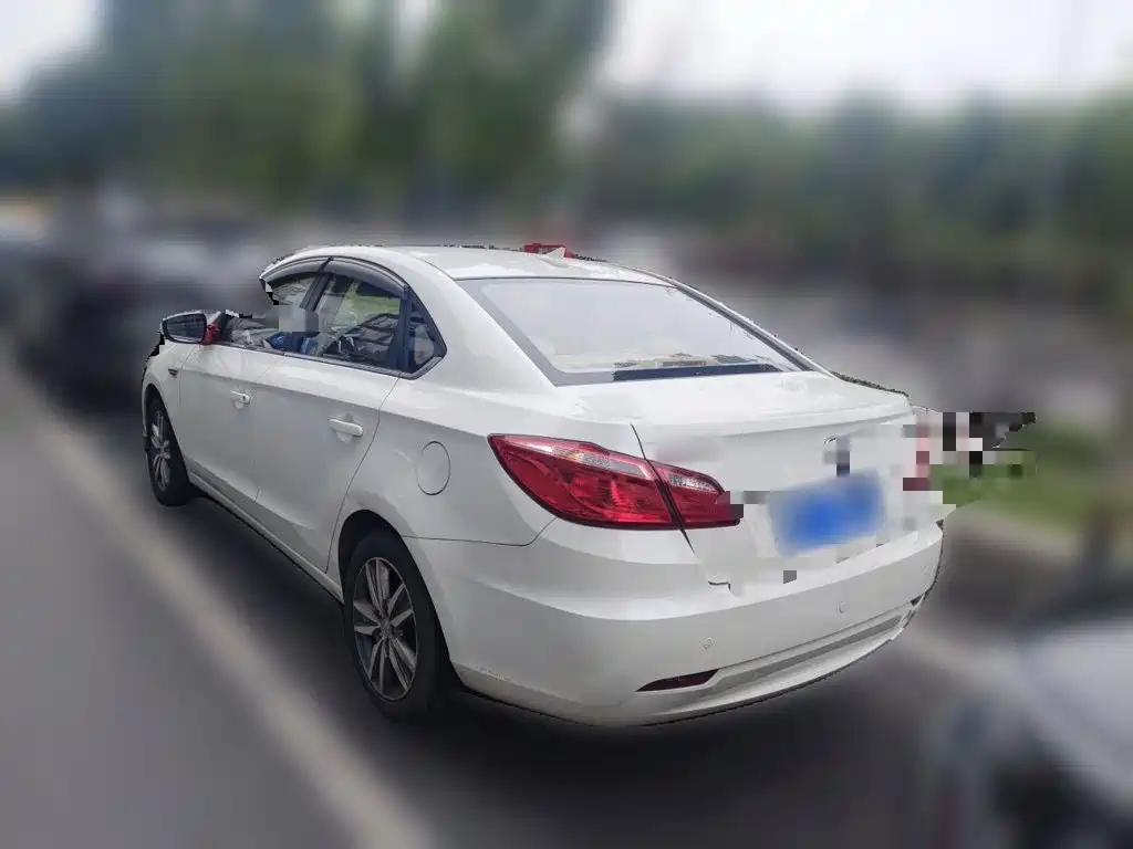 Changan Eado 2015 — фото 4