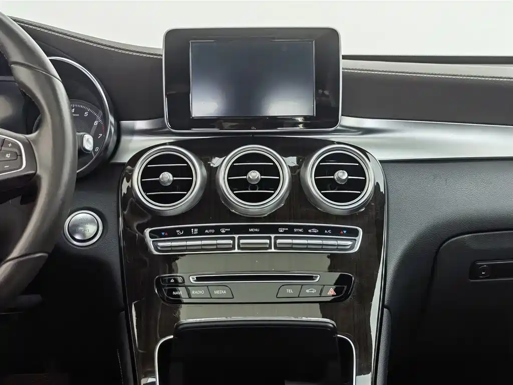Mercedes-Benz GLC 2019 — фото 12