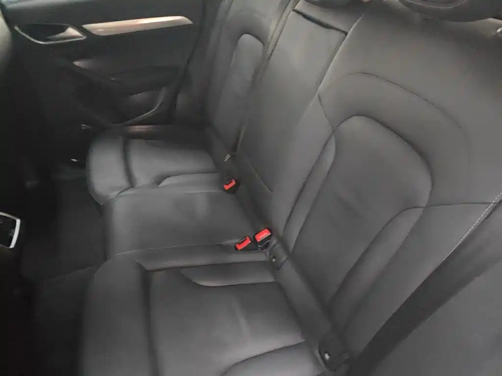 Audi Q3 2018 — фото 17