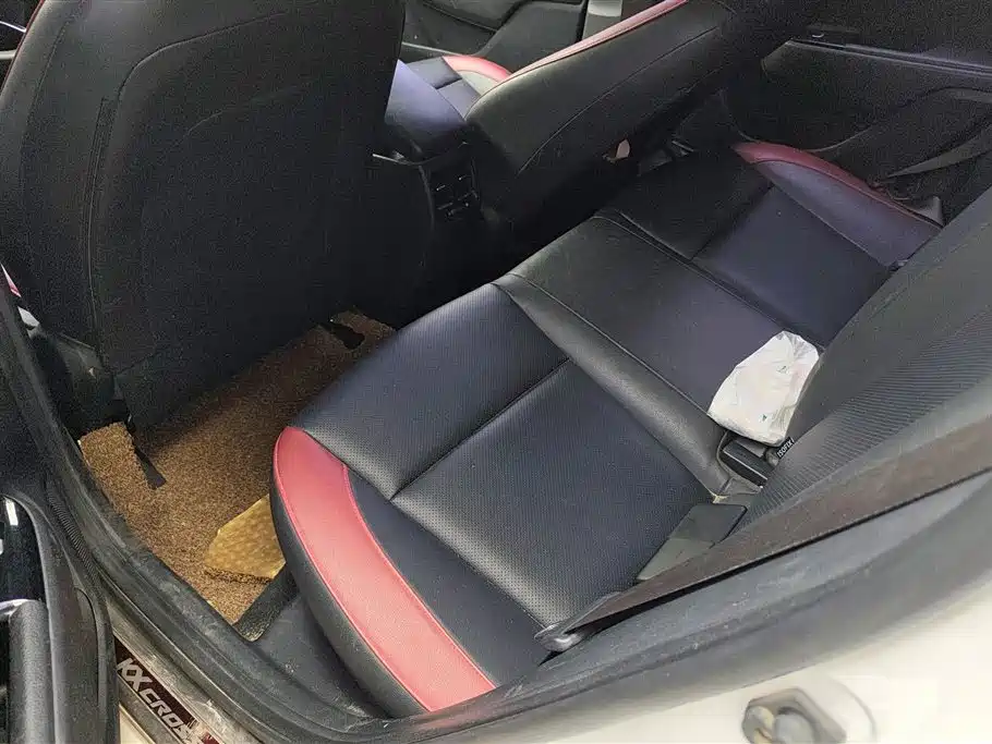 Kia KX Cross 2018 — фото 11