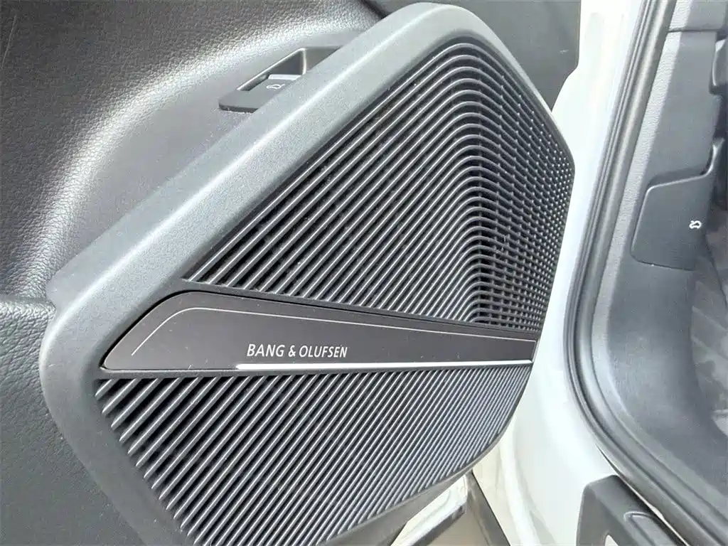 Audi Q5L 2022 — фото 11