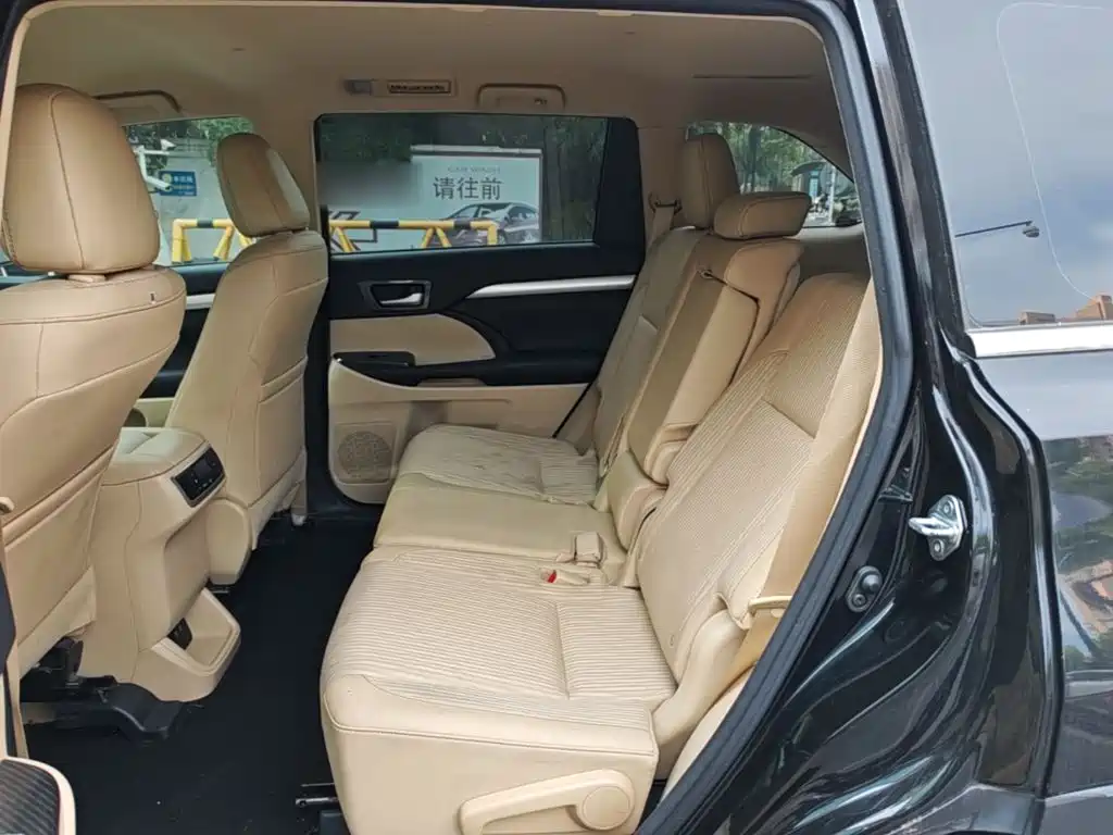Toyota Highlander 2019 — фото 13
