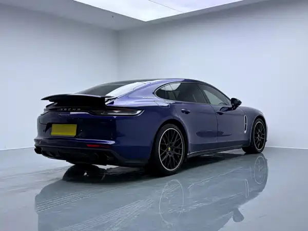 Porsche Panamera 2023