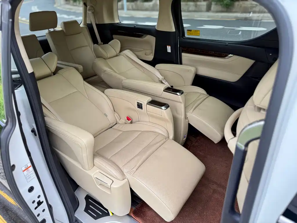 Toyota Alphard 2019 — фото 10