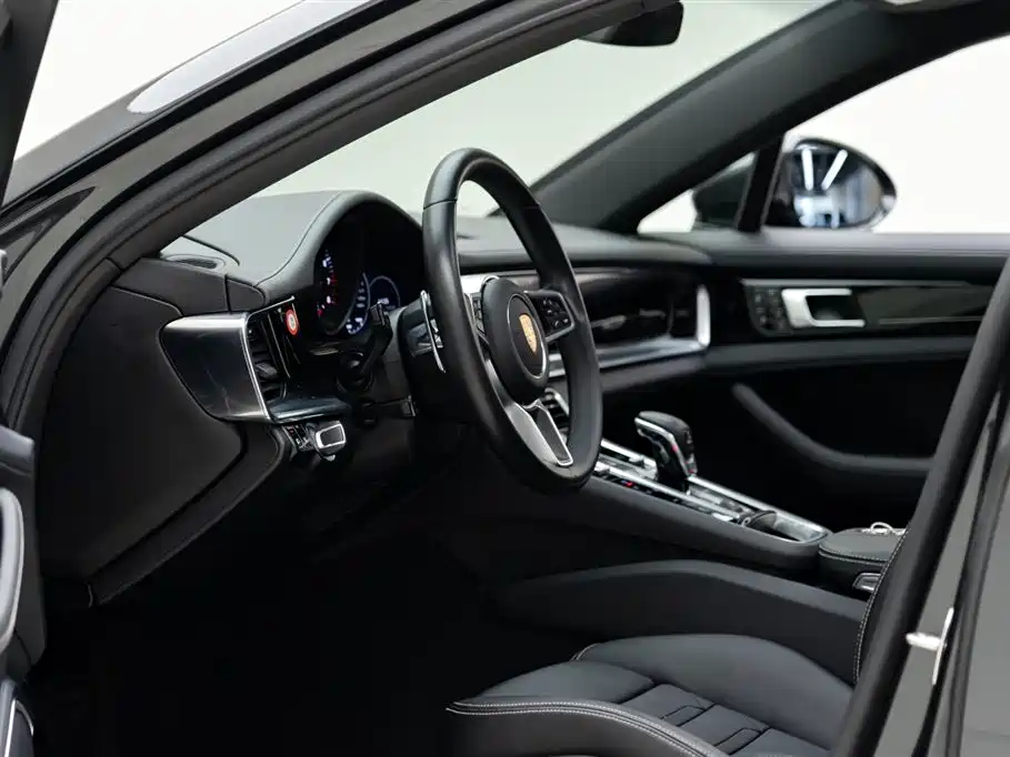 Porsche Panamera 2020 — фото 10
