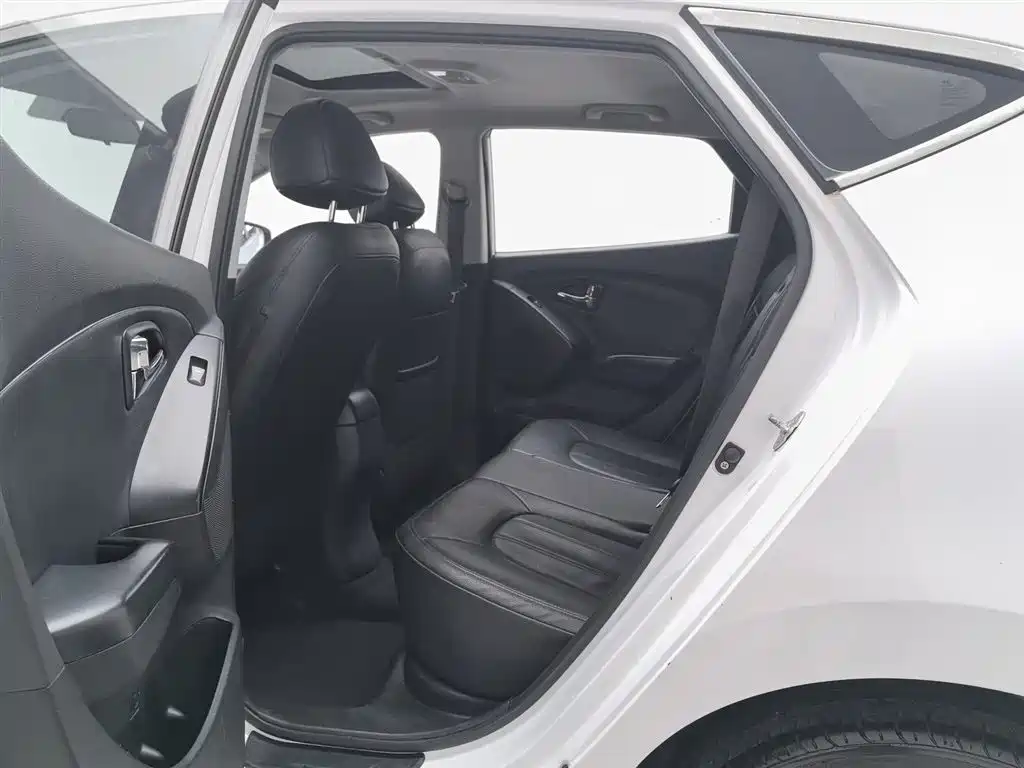 Hyundai ix35 2018 — фото 15