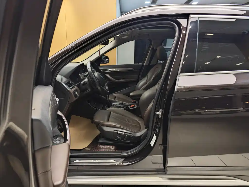 BMW X1 2018 — фото 14