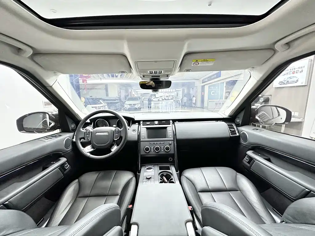 Land Rover Discovery 2017 — фото 10