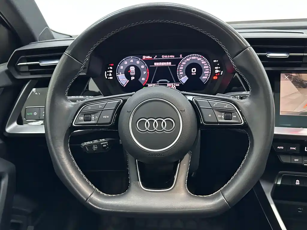 Audi A3 2023 — фото 12