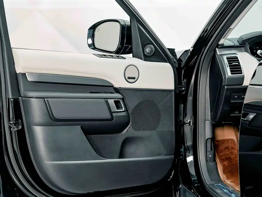 Land Rover Discovery 2021 — фото 18