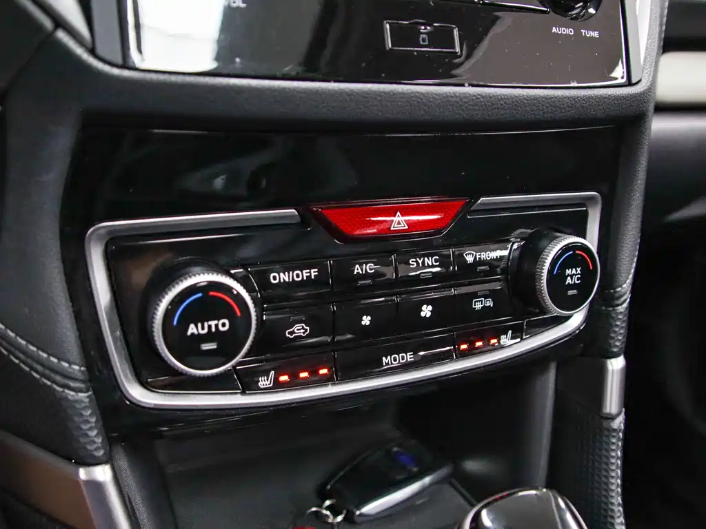Subaru Forester 2022 — фото 13