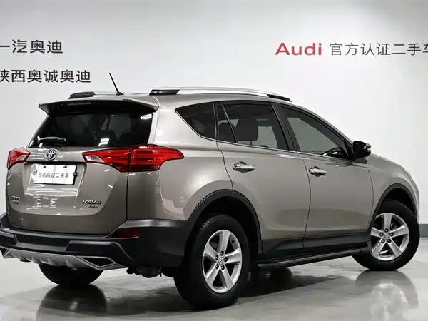 Toyota RAV4 2015