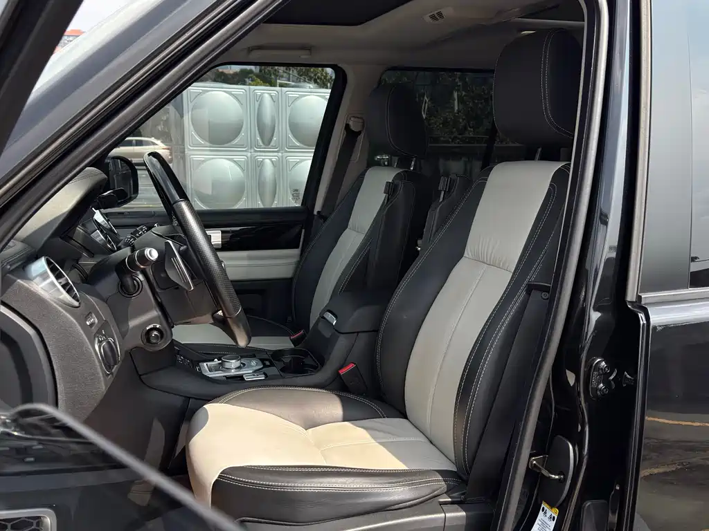 Land Rover Discovery 2014 — фото 10