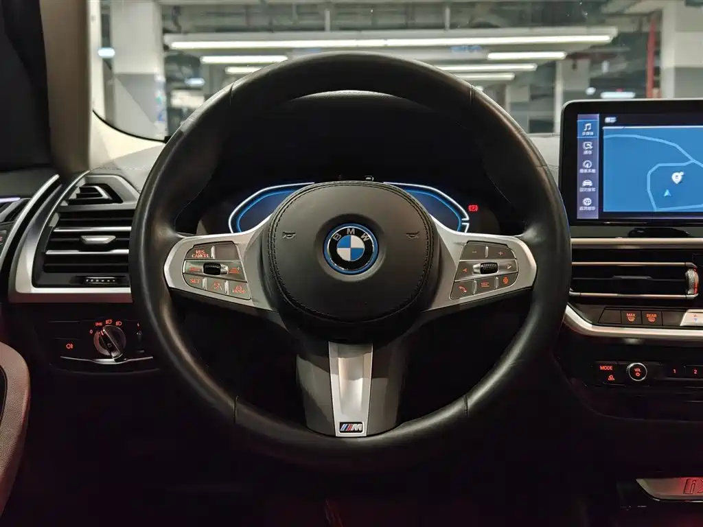 BMW iX3 2024 — фото 18