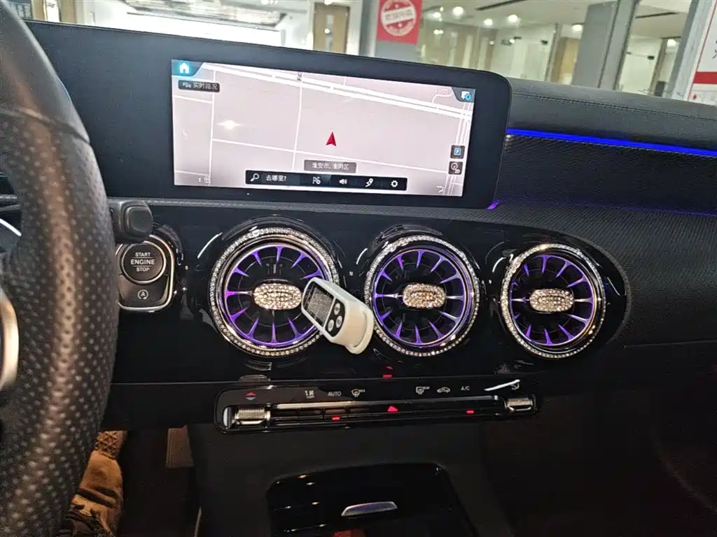 Mercedes-Benz A-Class 2021 — фото 13