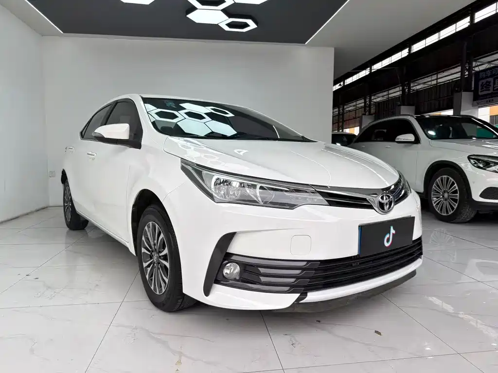 Toyota Corolla 2019 — фото 3