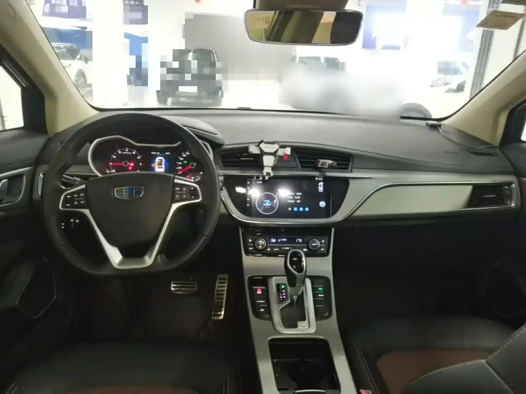 Geely Emgrand GS 2018 — фото 10