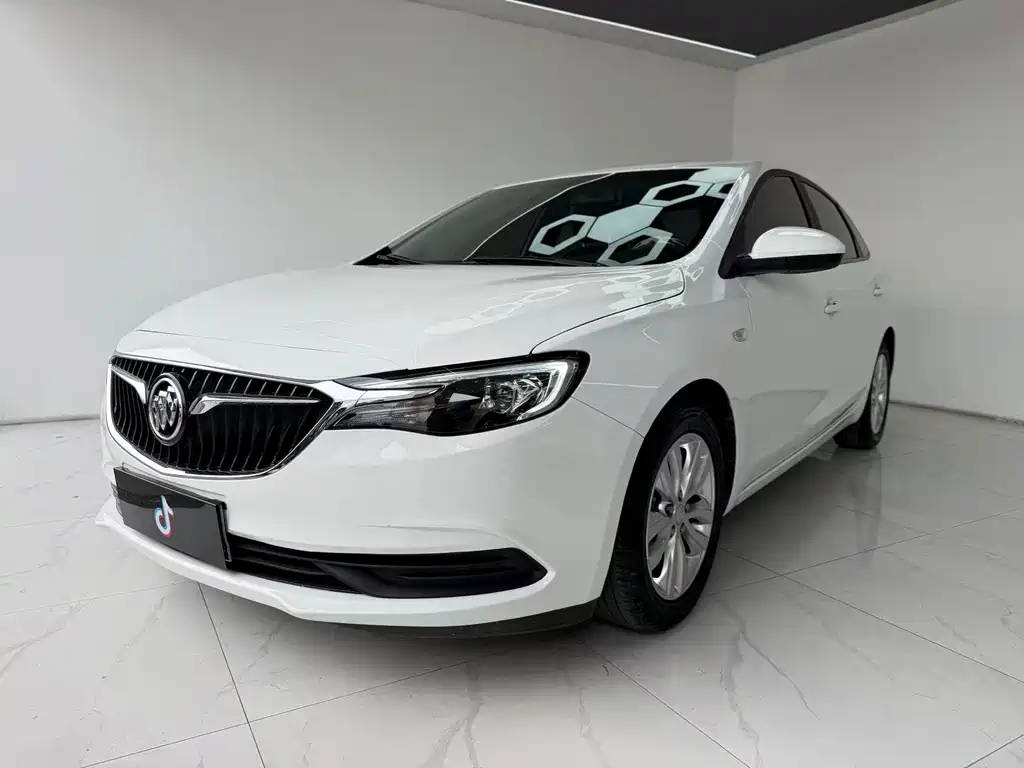 Buick Excelle 2022 — фото 1