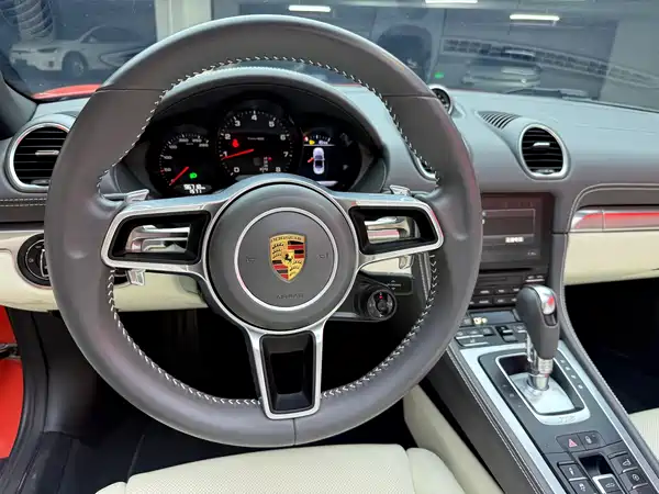 Porsche 718 2016