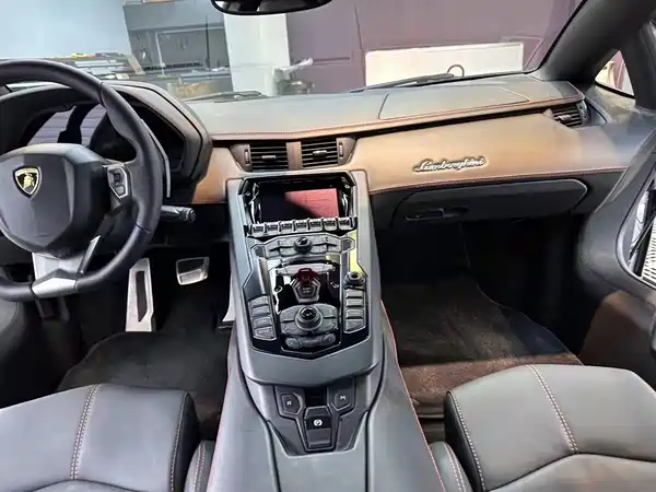 Lamborghini Aventador 2012