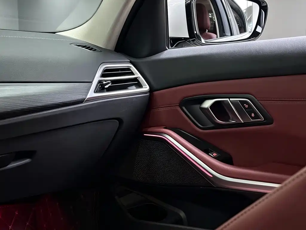 BMW 3 Series 2025 — фото 11