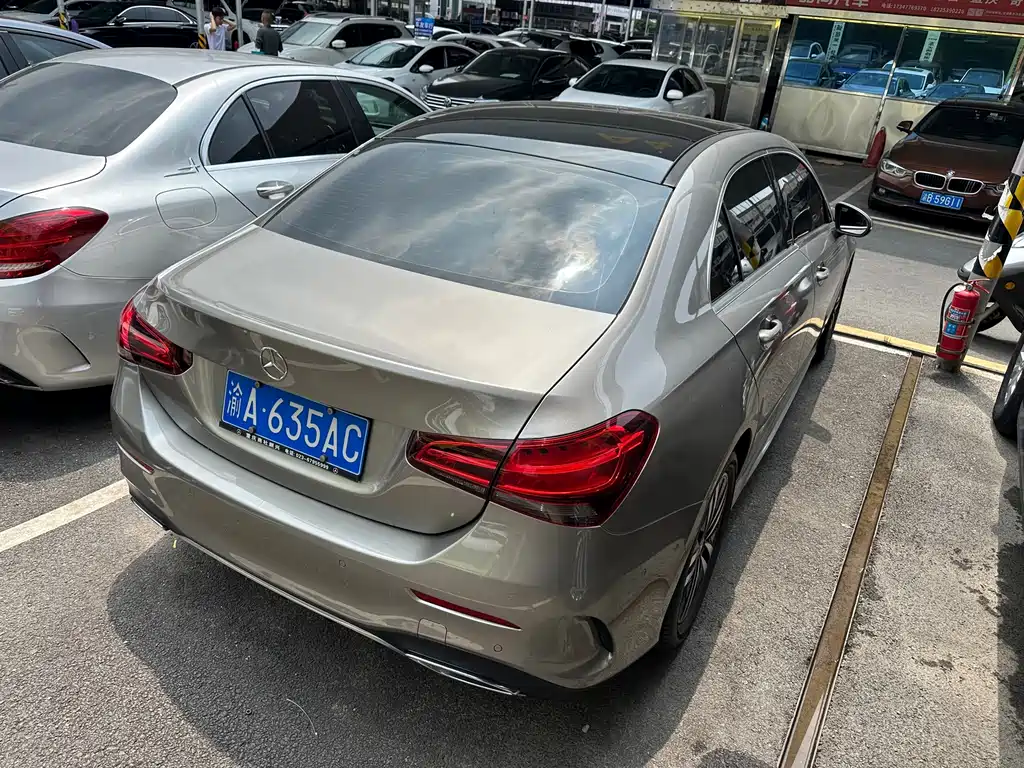 Mercedes-Benz A-Class 2019 — фото 12