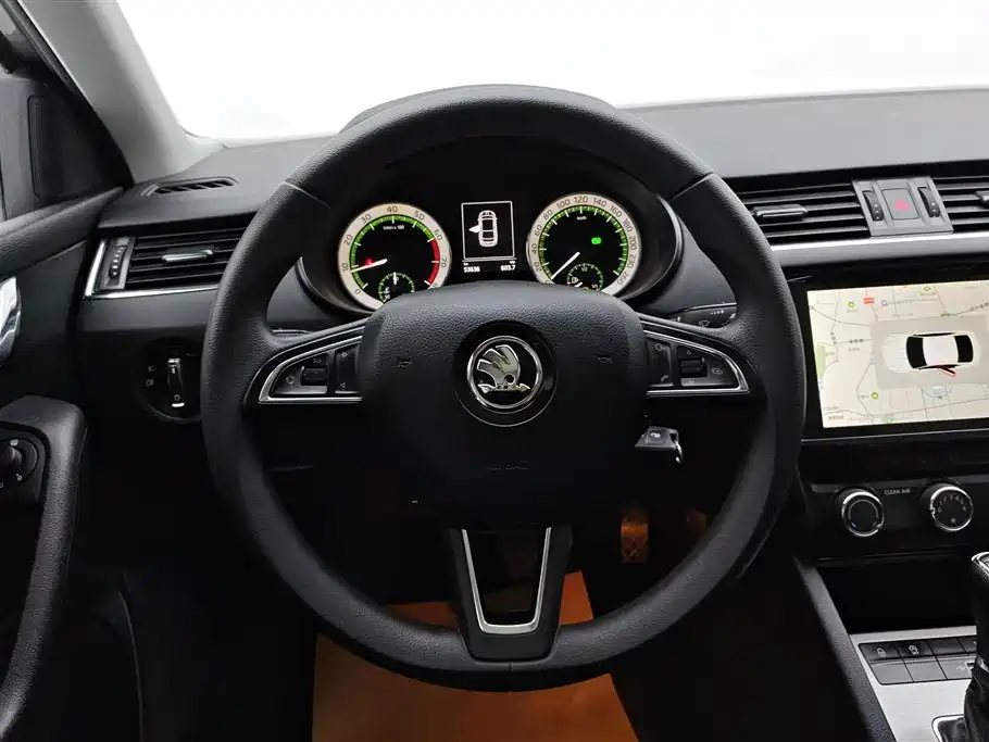 Skoda Octavia 2021 — фото 15