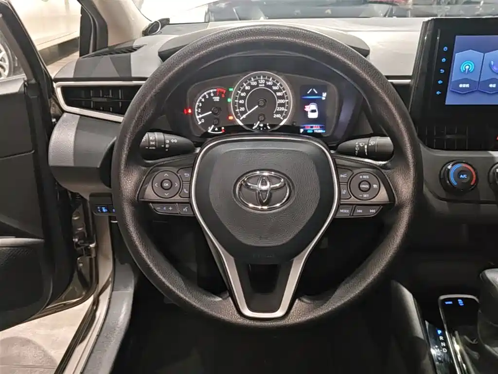 Toyota Corolla 2021 — фото 11