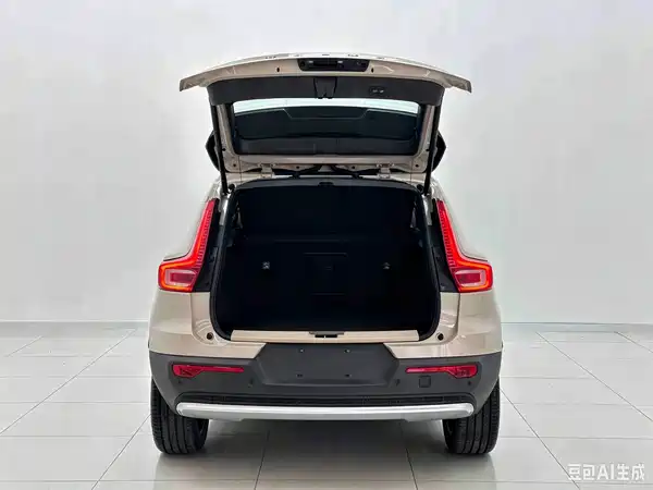 Volvo XC40 2024