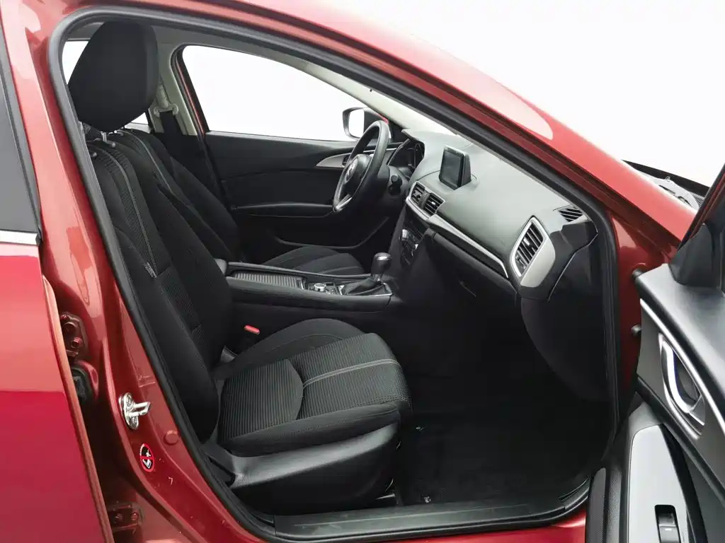 Mazda 3 Axela 2017 — фото 23