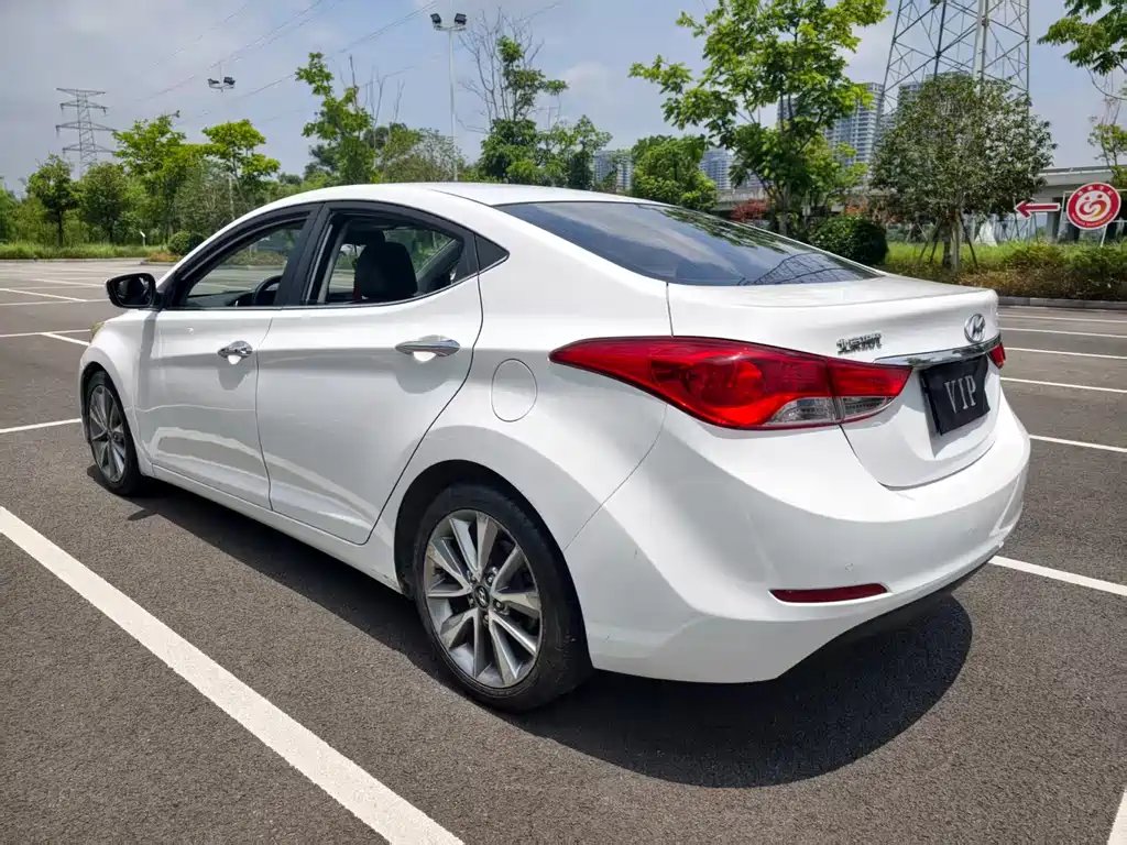 Hyundai Elantra Langdong 2016 — фото 11