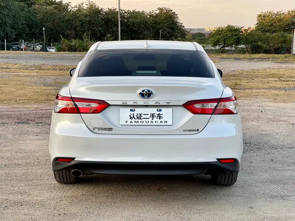 Toyota Camry 2021 — фото 4