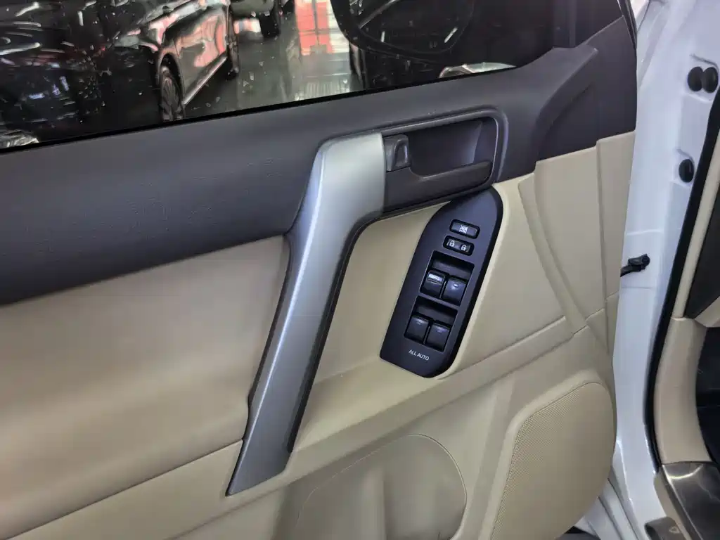 Toyota Prado 2018 — фото 13