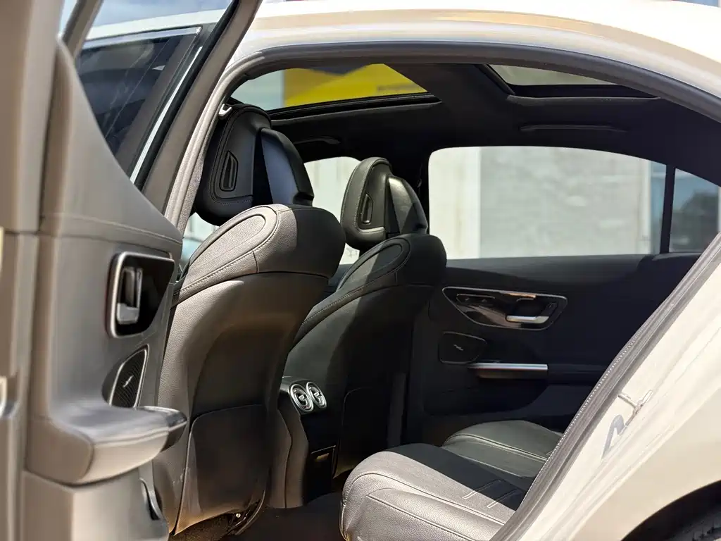 Mercedes-Benz C-Class 2022 — фото 9