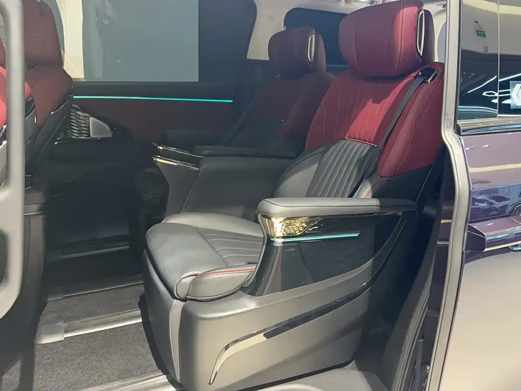GAC Motor Trumpchi E9 2025 — фото 12